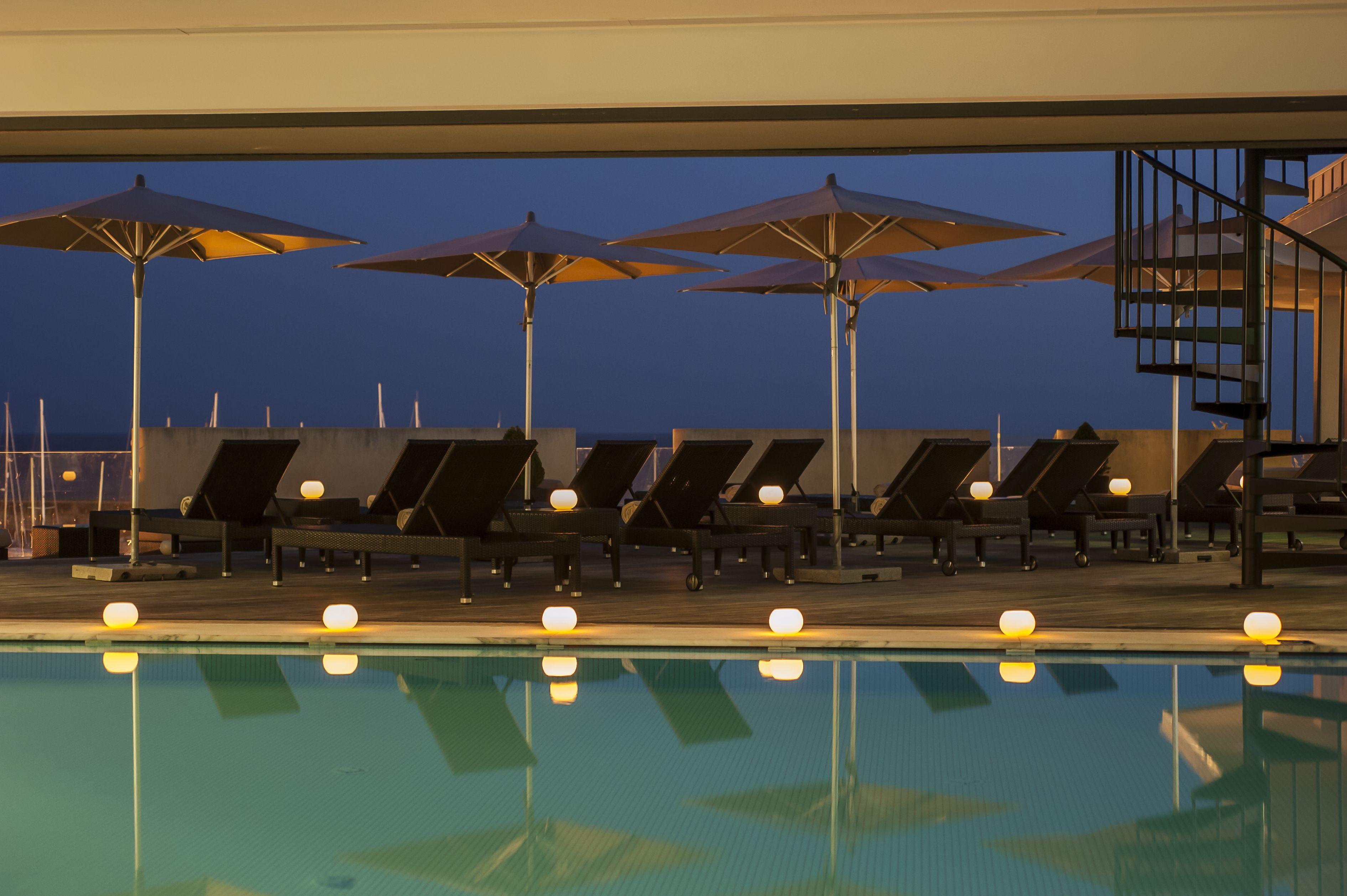 Pestana Cidadela Cascais - Pousada & Art District Dış mekan fotoğraf The pool at the top of the hotel
